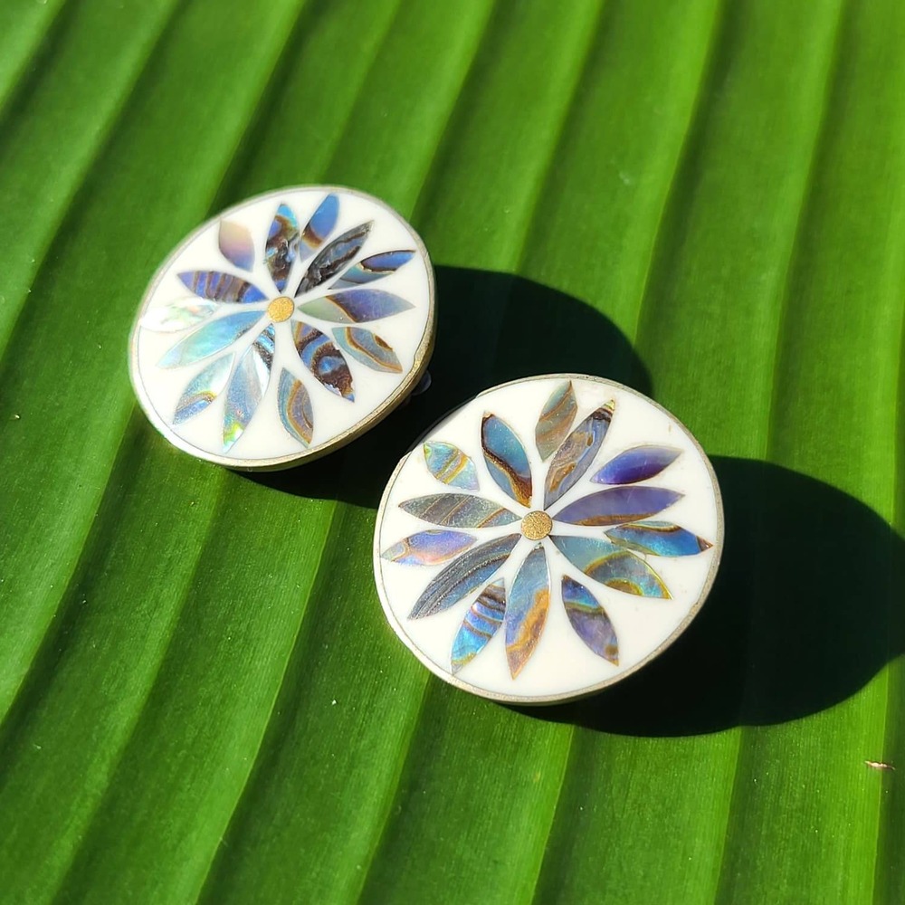 Vintage Alpaca Mexico Silver Abalone Shell Floral Clip On Earrings White Multi